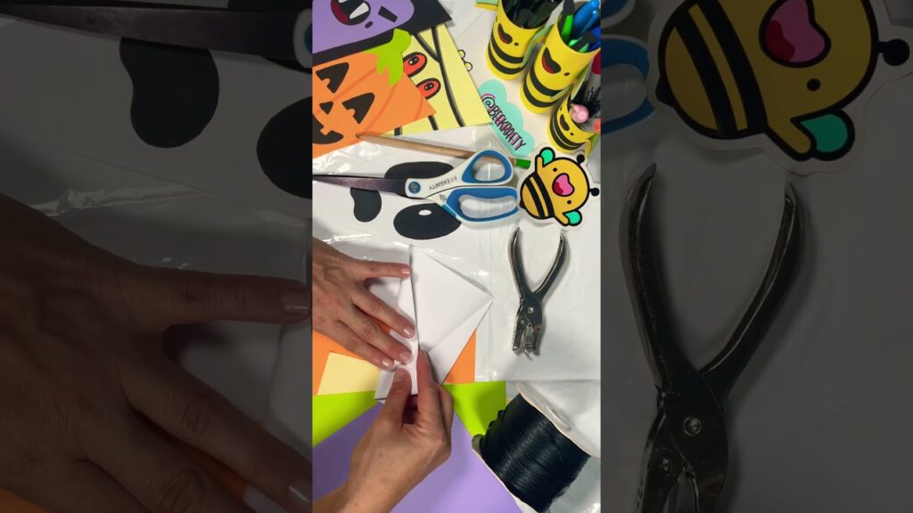 Mira que fácil y divertida esta decoración de 👻FANTASMA👻 para 🎃HALLOWEEN🎃 ¡Te va a encantar!😍